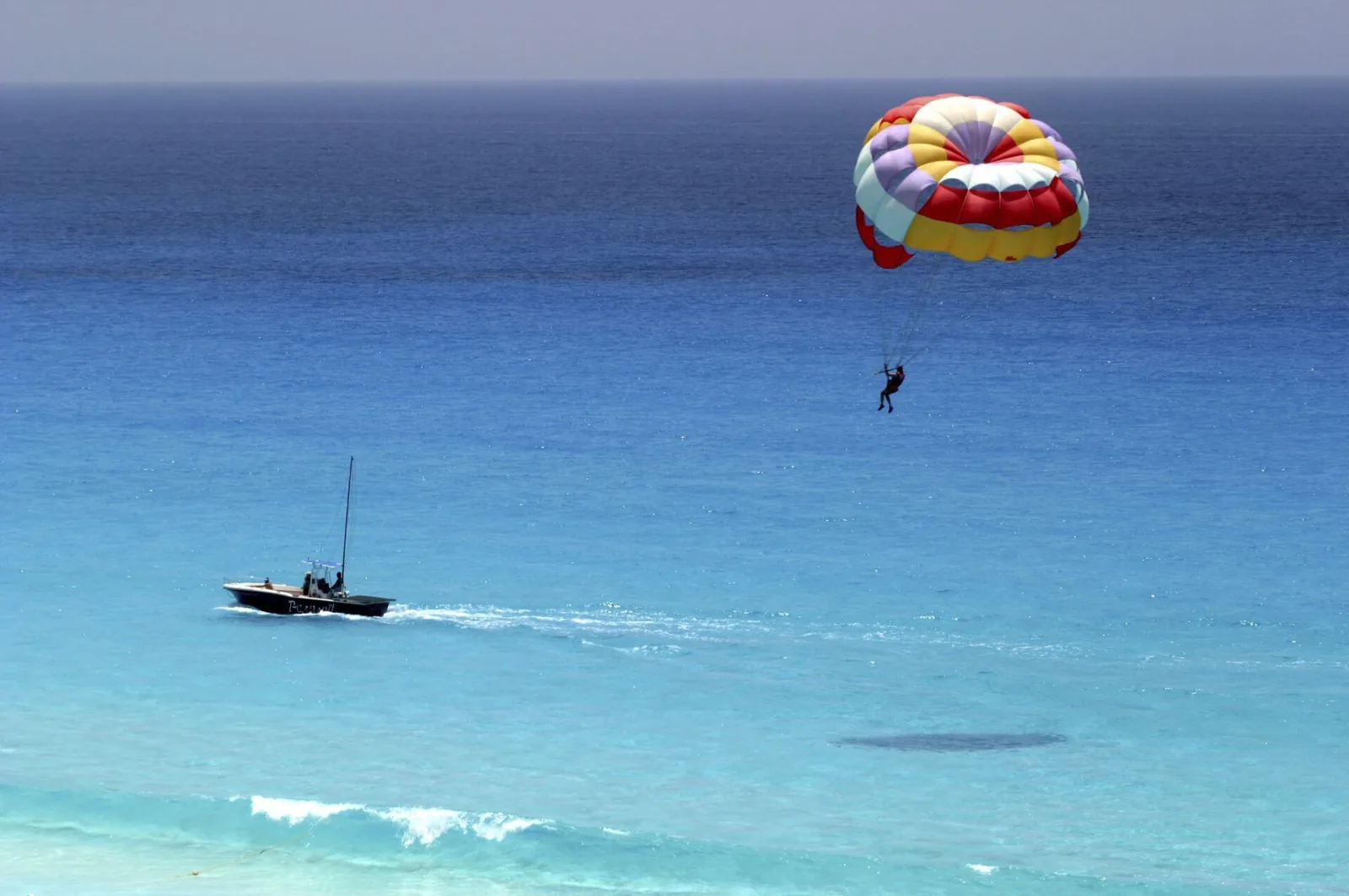 Aventura de parasailing