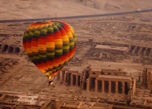 Übertagestour nach Luxor & Ballonfahrt & Felucca