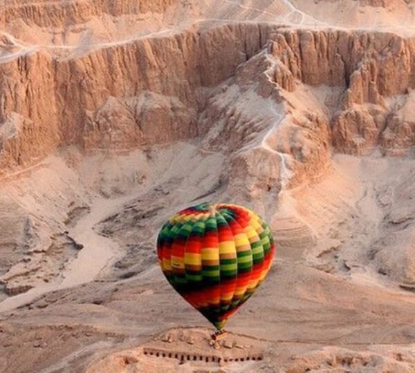 Luxor Tagesausflug mit Heißluftballon über dem Niltal