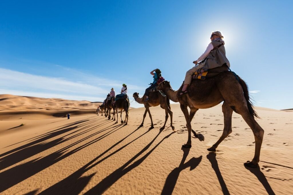 Sonnenuntergang in der ägyptischen Wüste bei Hurghada