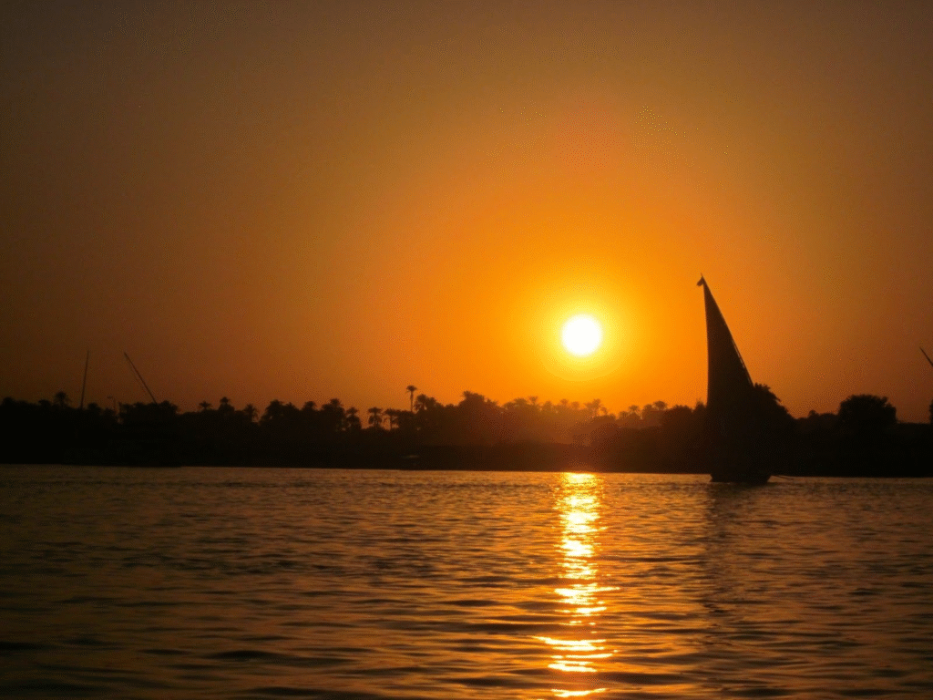 Nilkreuzfahrt in Ägypten auf dem Nil zwischen Luxor und Assuan